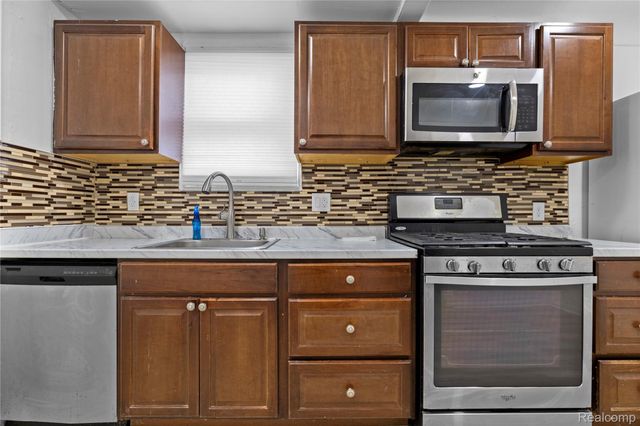 6438 Archdale Street, Detroit, MI 48228