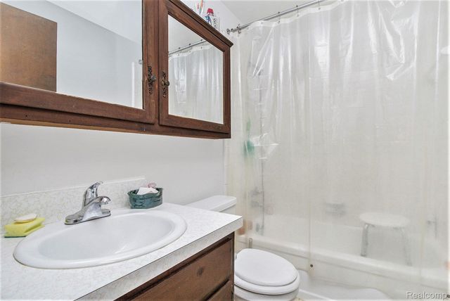 6525 Little Turkey Run, Shelby Charter Township, MI 48317