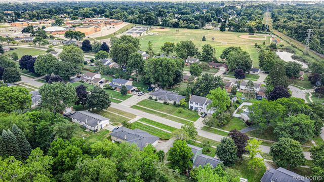 6525 Little Turkey Run, Shelby Charter Township, MI 48317