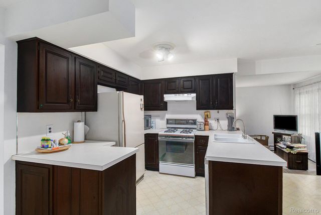 6525 Little Turkey Run, Shelby Charter Township, MI 48317