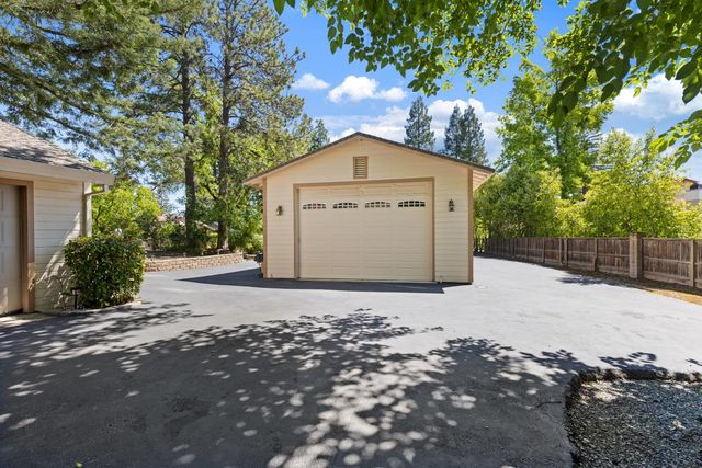 5625 Foothill Rd, Rocklin, CA 95677
