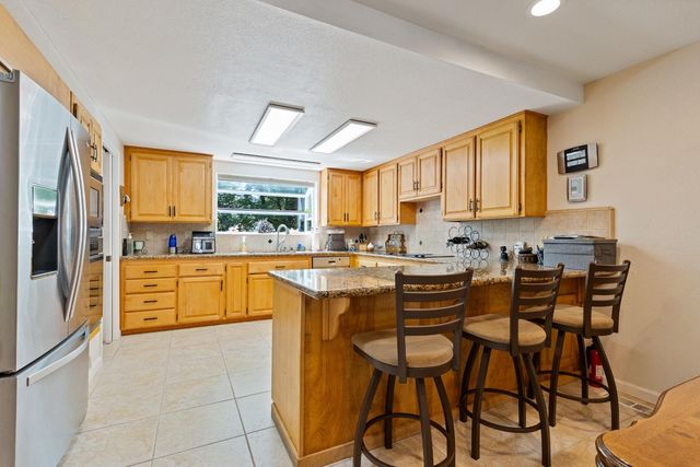 5625 Foothill Rd, Rocklin, CA 95677