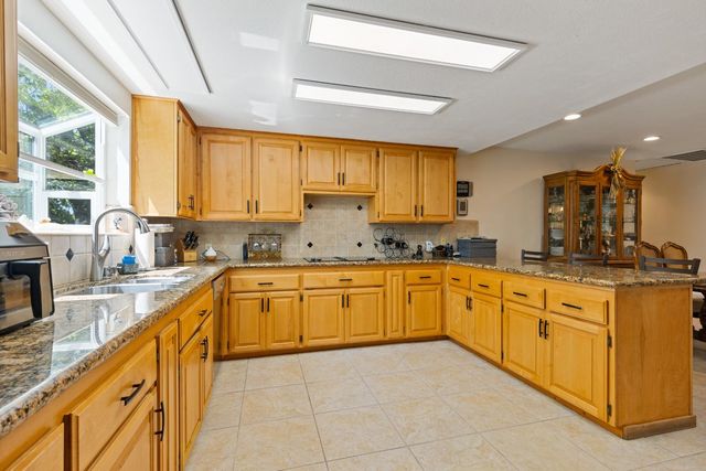 5625 Foothill Rd, Rocklin, CA 95677
