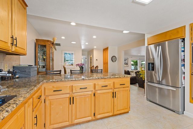 5625 Foothill Rd, Rocklin, CA 95677