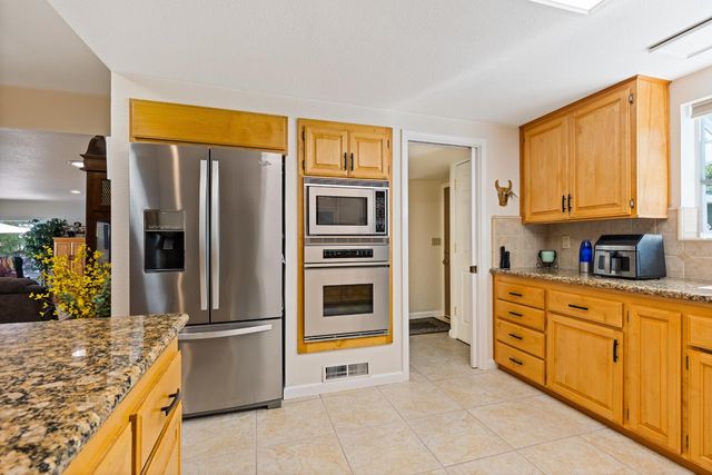 5625 Foothill Rd, Rocklin, CA 95677