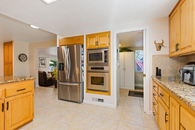 5625 Foothill Rd, Rocklin, CA 95677