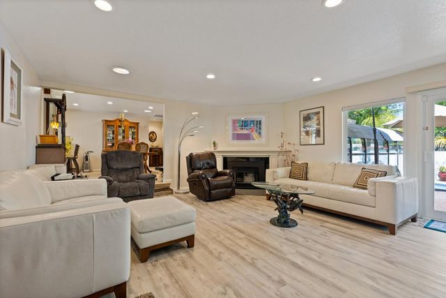5625 Foothill Rd, Rocklin, CA 95677