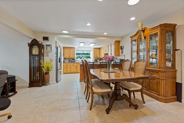5625 Foothill Rd, Rocklin, CA 95677