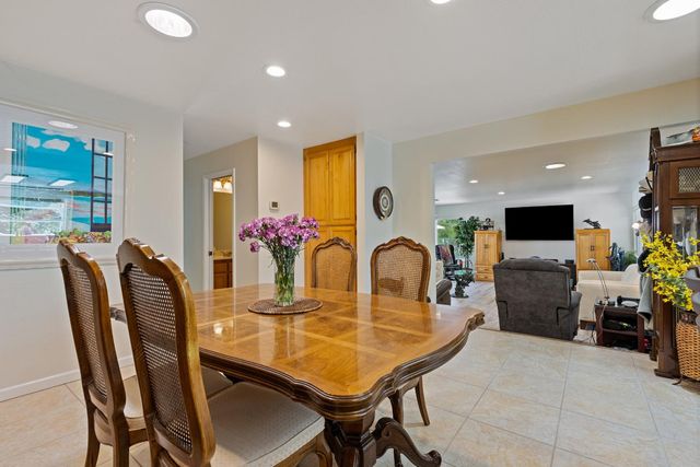 5625 Foothill Rd, Rocklin, CA 95677