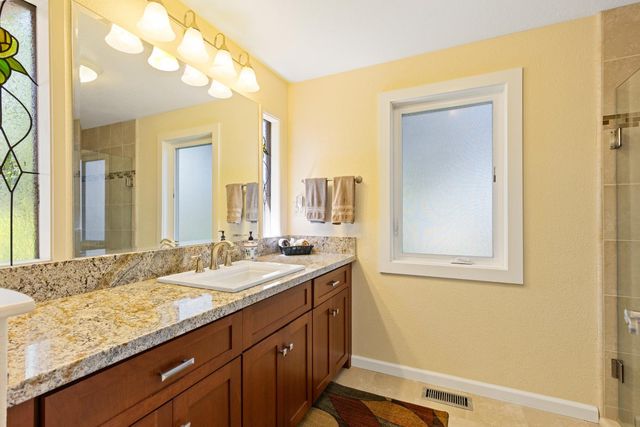 5625 Foothill Rd, Rocklin, CA 95677