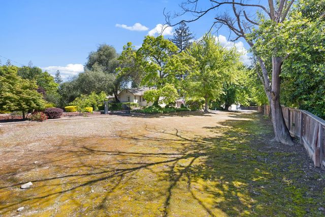 5625 Foothill Rd, Rocklin, CA 95677