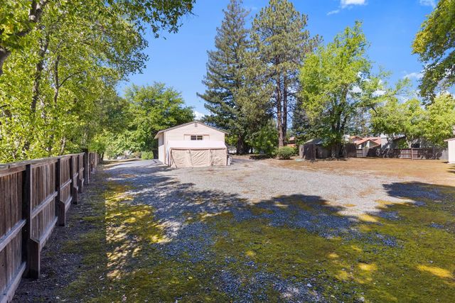 5625 Foothill Rd, Rocklin, CA 95677