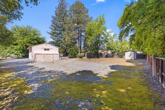 5625 Foothill Rd, Rocklin, CA 95677