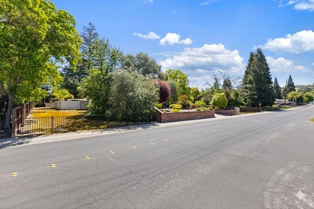 5625 Foothill Rd, Rocklin, CA 95677