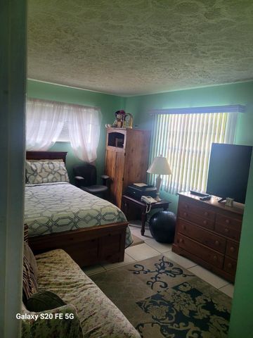 650 SE Strait Ave, Port St Lucie, FL 34983