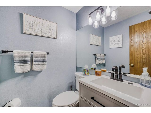 5396 S Xenon St, Littleton, CO 80127