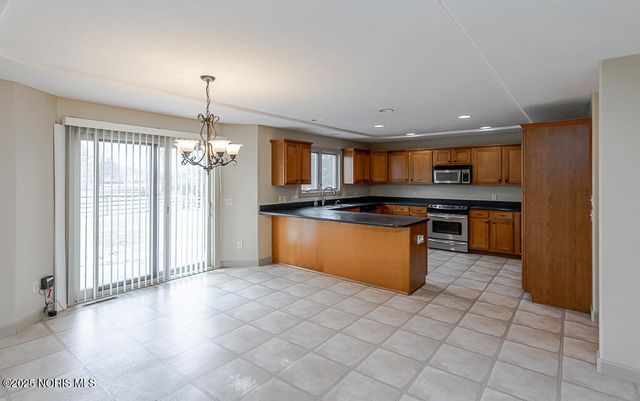 5829 Green Ivy Lane, Monclova, OH 43542