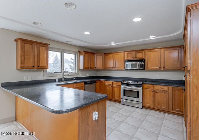 5829 Green Ivy Lane, Monclova, OH 43542