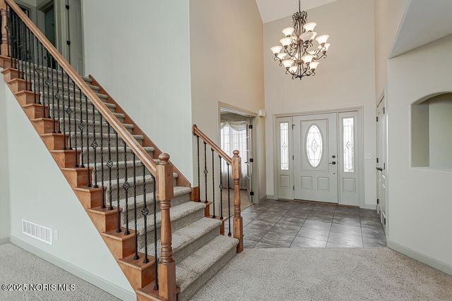 5829 Green Ivy Lane, Monclova, OH 43542