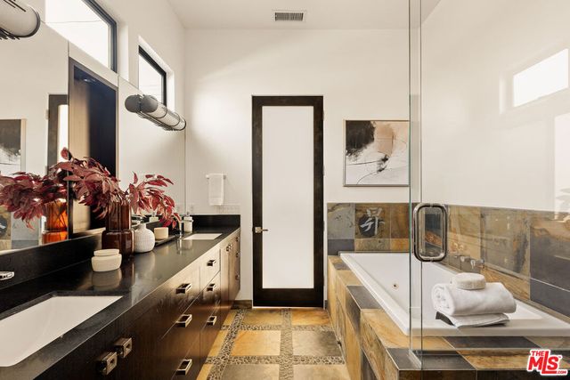 6343 W 84th Place, Los Angeles, CA 90045