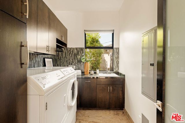 6343 W 84th Place, Los Angeles, CA 90045