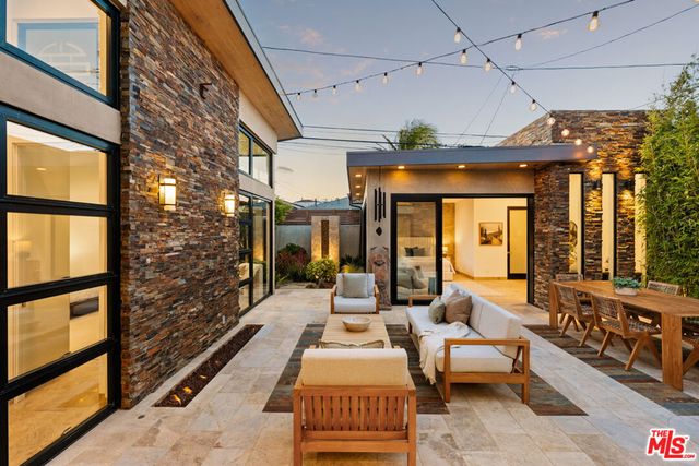 6343 W 84th Place, Los Angeles, CA 90045