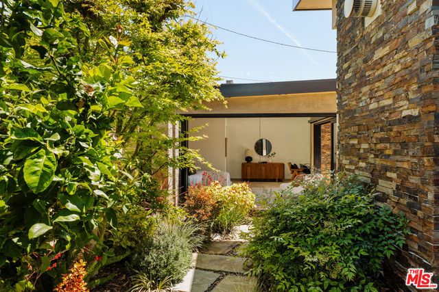 6343 W 84th Place, Los Angeles, CA 90045