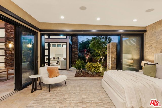 6343 W 84th Place, Los Angeles, CA 90045