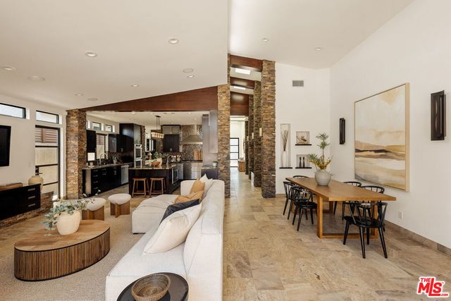 6343 W 84th Place, Los Angeles, CA 90045