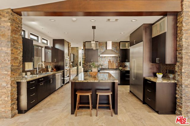 6343 W 84th Place, Los Angeles, CA 90045