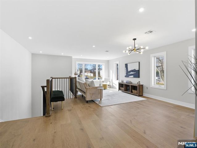 140B Weigands Lane, Secaucus, NJ 07094
