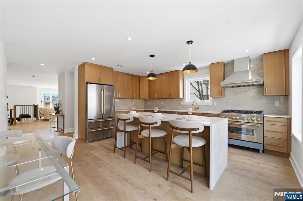 140B Weigands Lane, Secaucus, NJ 07094