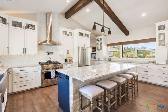 338 Morning Dew Drive, Round Mountain, TX 78663