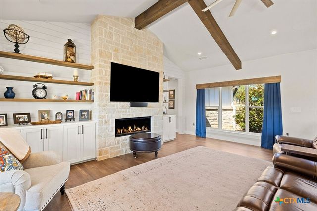 338 Morning Dew Drive, Round Mountain, TX 78663