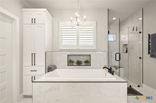 338 Morning Dew Drive, Round Mountain, TX 78663