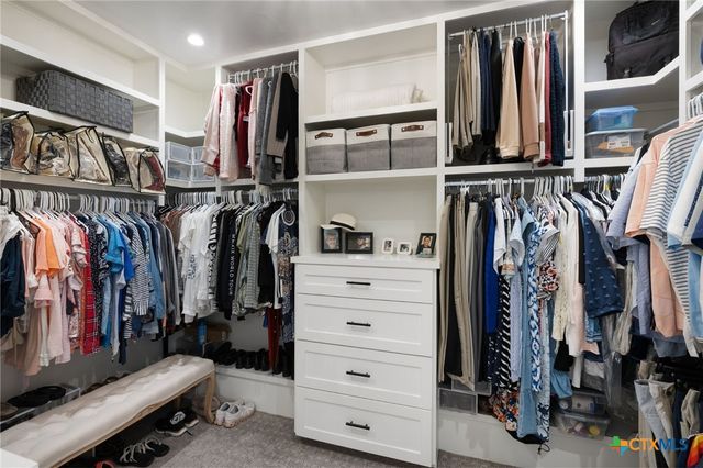 338 Morning Dew Drive, Round Mountain, TX 78663