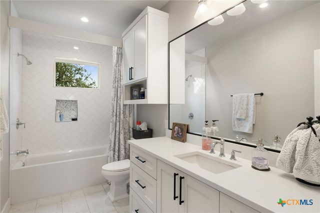 338 Morning Dew Drive, Round Mountain, TX 78663