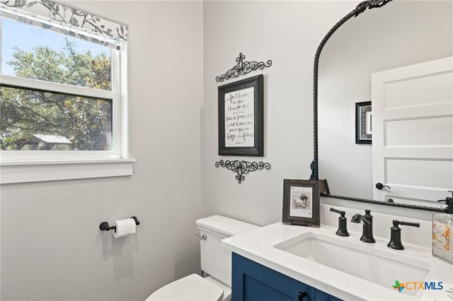 338 Morning Dew Drive, Round Mountain, TX 78663