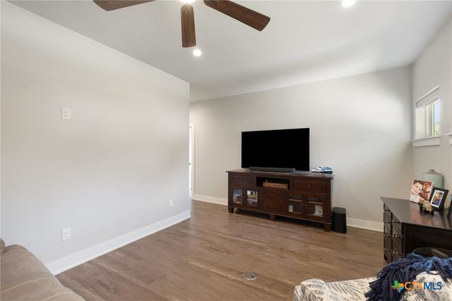 338 Morning Dew Drive, Round Mountain, TX 78663