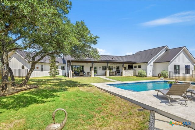 338 Morning Dew Drive, Round Mountain, TX 78663