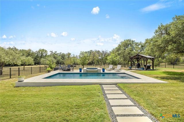 338 Morning Dew Drive, Round Mountain, TX 78663