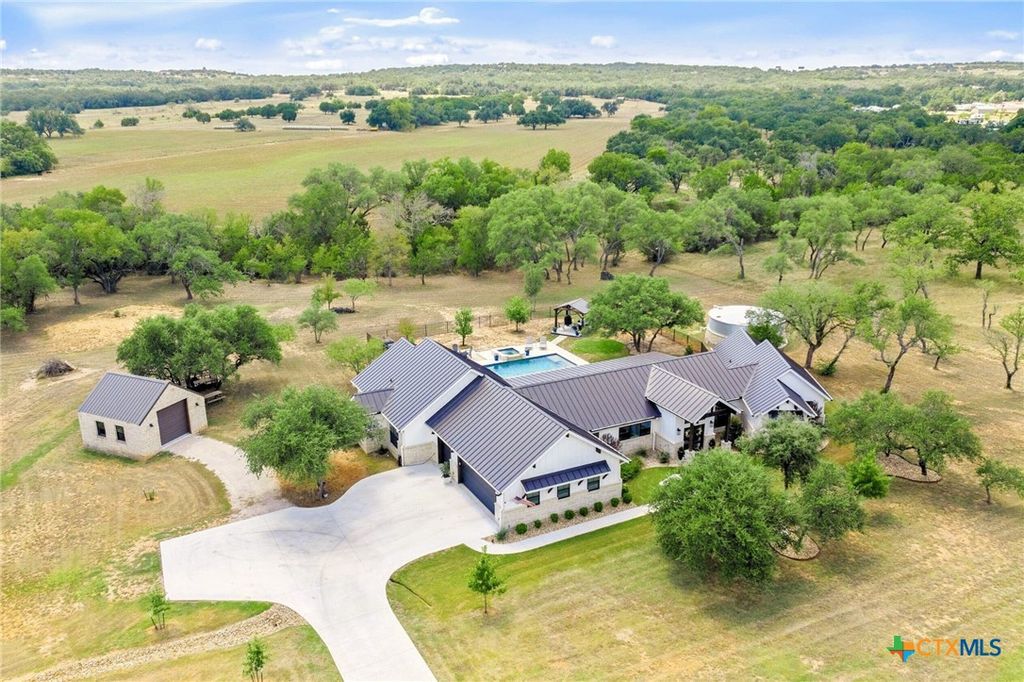 338 Morning Dew Drive, Round Mountain, TX 78663
