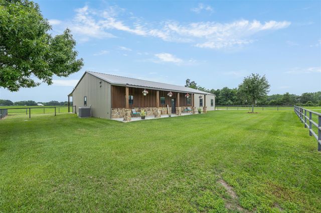 493 Hodde Road, Carmine, TX 78932