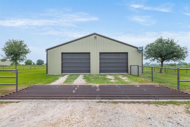 493 Hodde Road, Carmine, TX 78932