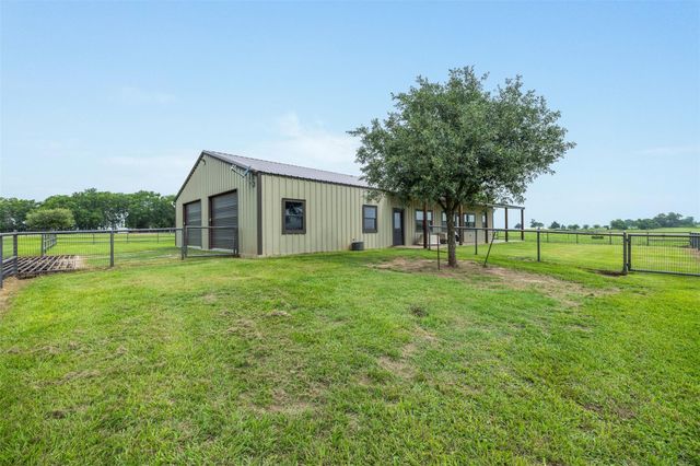 493 Hodde Road, Carmine, TX 78932