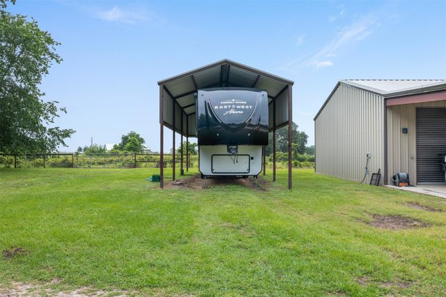 493 Hodde Road, Carmine, TX 78932