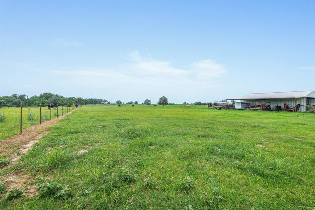493 Hodde Road, Carmine, TX 78932