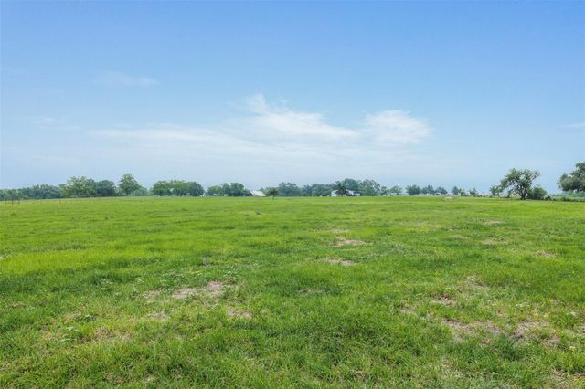 493 Hodde Road, Carmine, TX 78932