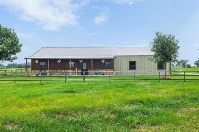 493 Hodde Road, Carmine, TX 78932