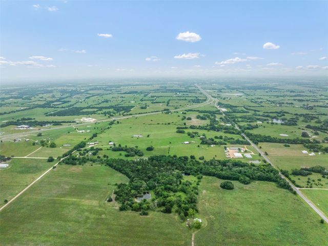 493 Hodde Road, Carmine, TX 78932